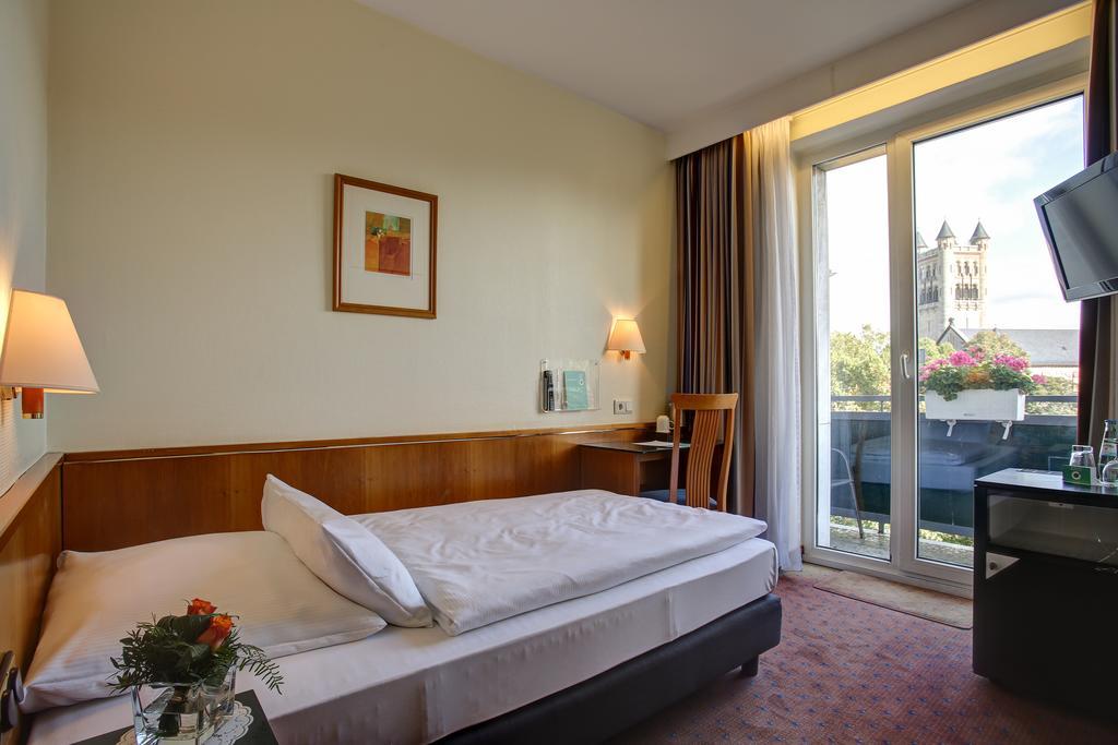 Trip Inn Hotel Esplanade, Duesseldorf Zewnętrze zdjęcie